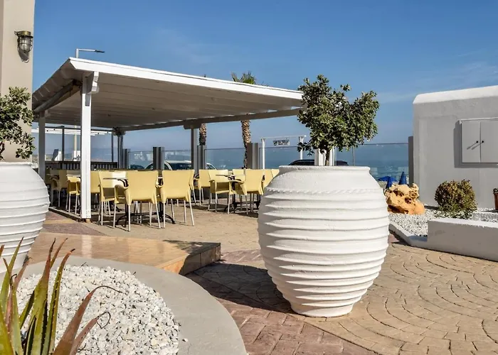 Yria Beach Hotel