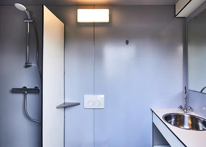 Pod Met Nabijgelegen Prive Sanitair - Camp Diekirch