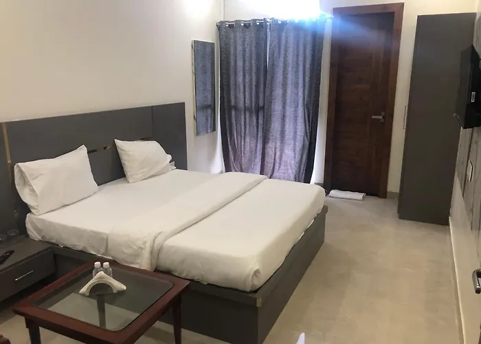 C T Heights Inn