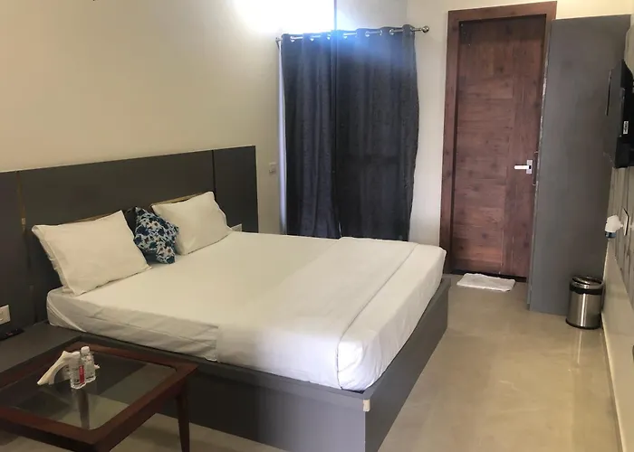 C T Heights Inn