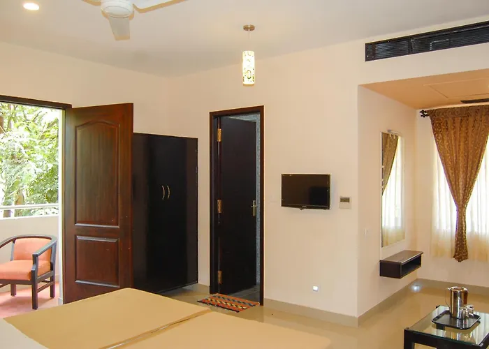 Philomena Hotel & Apartment