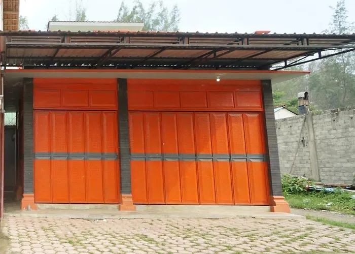 Spot On 93620 Anisa Homestay Syariah