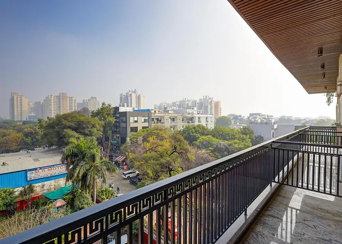 Limewood Stay Premium Studios - Near Sector 29
