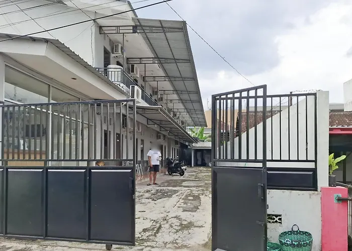 Reddoorz Near Jalan Slamet Riyadi Solo