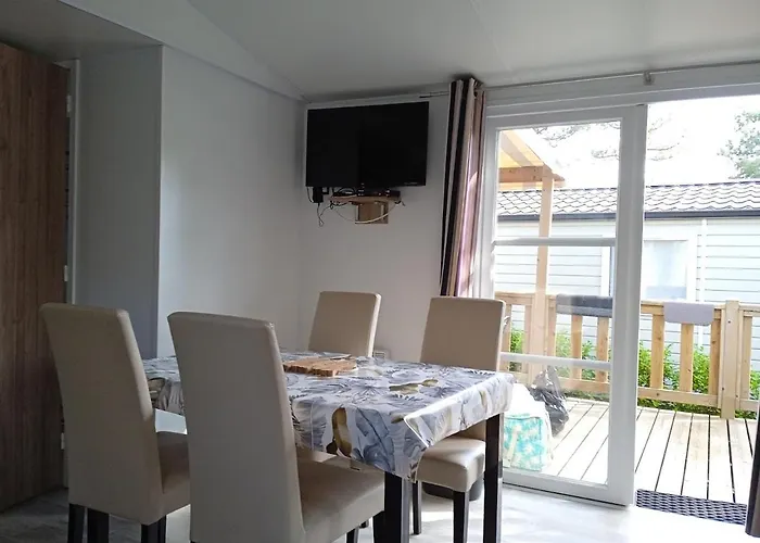 Mobil-Home Tout Confort, 3 Chambres, Domaine De Kerlann