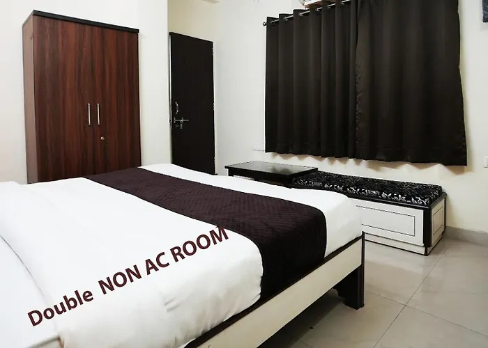 Hotel Saran Palani