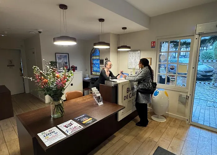 Best Western Blanche De Castille Dourdan