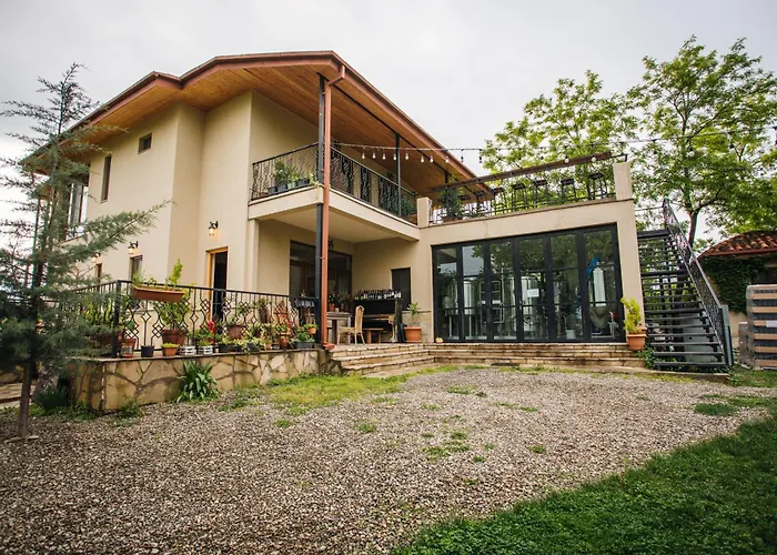 Lost Ridge Inn, Brewery & Ranch