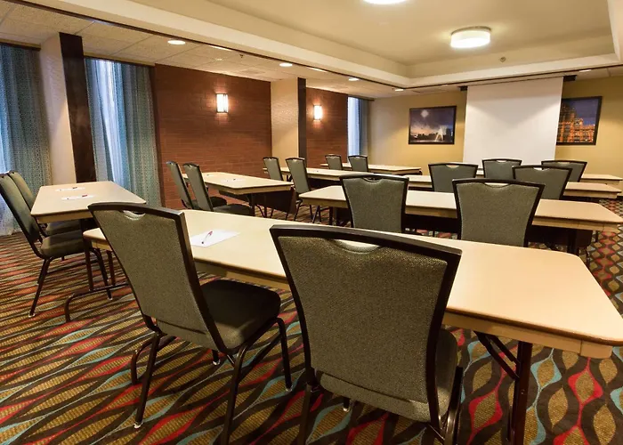 Heritage Inn & Suites The Woodlands, Trademark By Wyndham