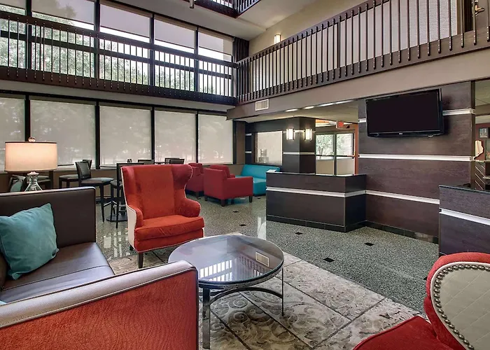 Heritage Inn & Suites The Woodlands, Trademark By Wyndham