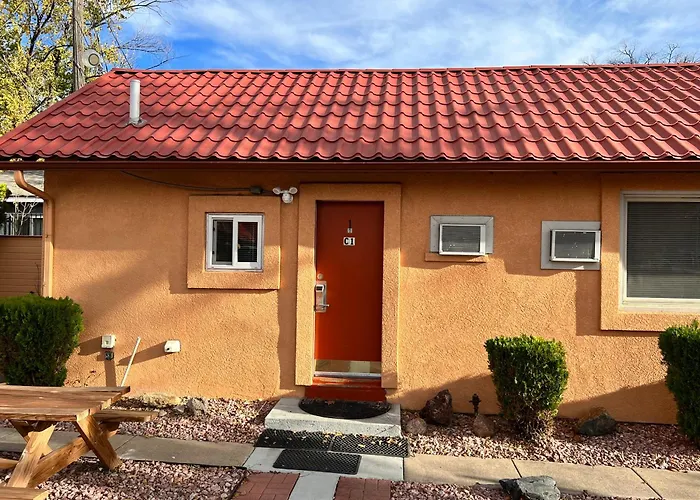 Garden Of The Gods Motel