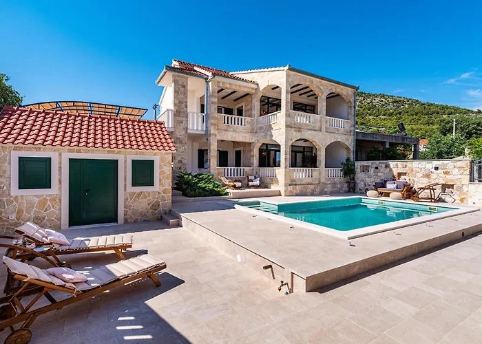 Villa Heritage Resort
