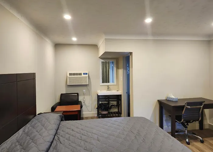 Fairway Inn & Suites