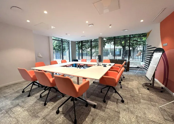 Holiday Inn Express Paris - Poissy By Ihg
