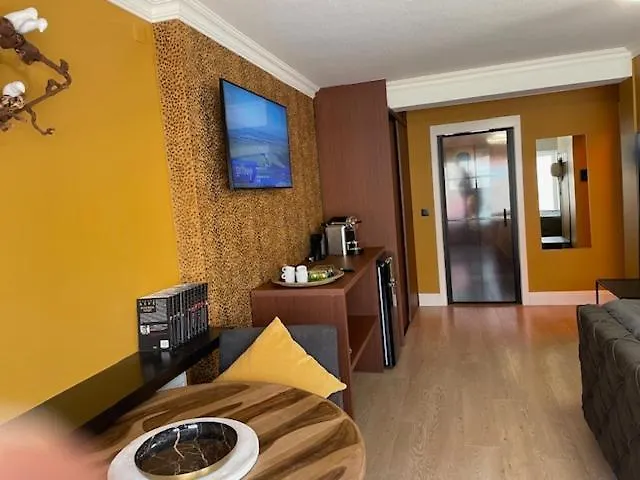 Mi Casa Naranja