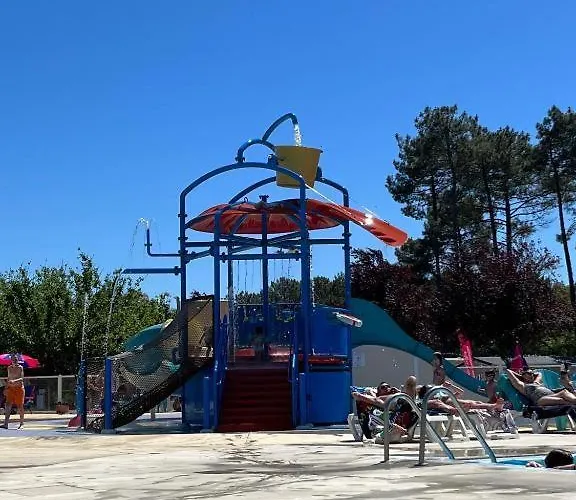 Bungalow Natherem, 3Ch Dont 1 Suite Parentale, 2 Sdb A Saint Julien En Born Dans Camping 4 Etoile