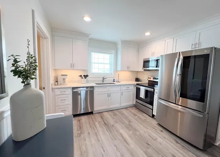 3005 Queen Suite, 3Rd Floor Surfside