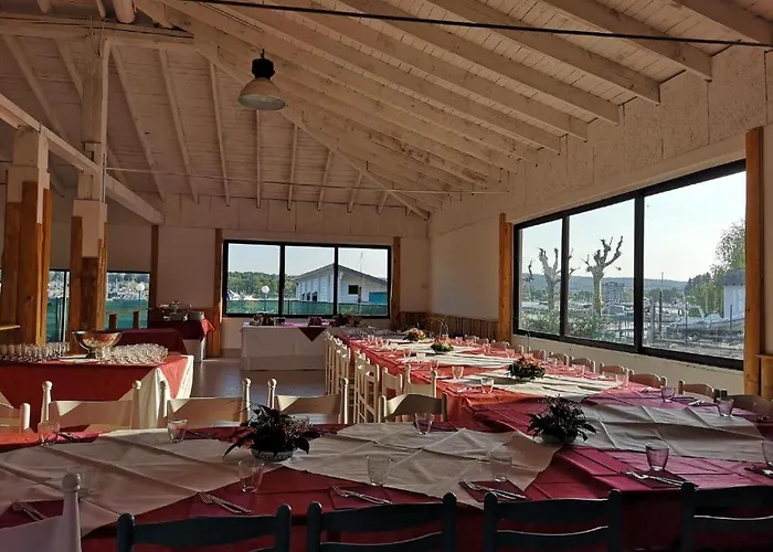 Happy Camp Mobile Homes In Lido Di Sesto Camping Boats&Restaurant