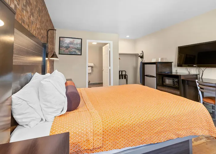 Santa Clarita Motel - Near Six Flags Magic Mountain - Valencia