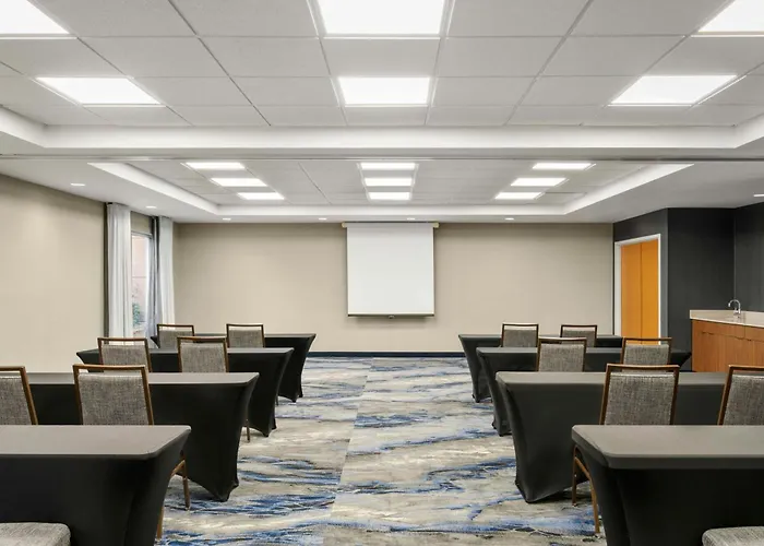 Fairfield Inn And Suites By Marriott Birmingham Fultondale / I-65