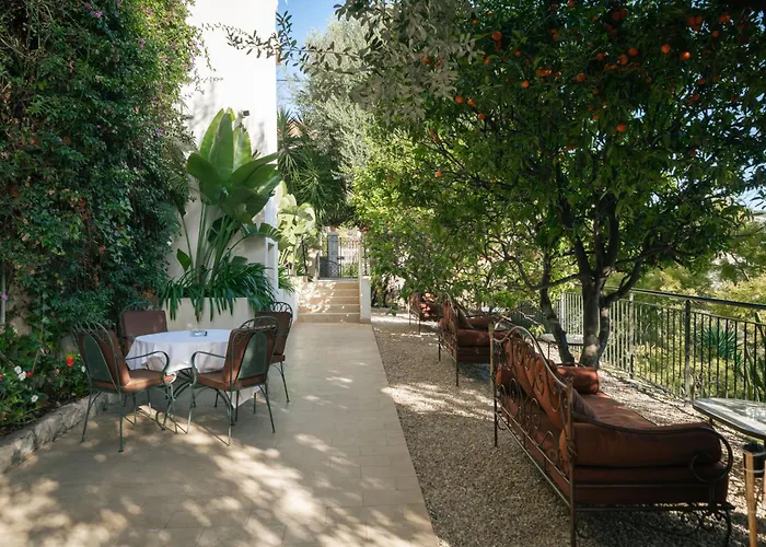 Hotel Le Roquebrune