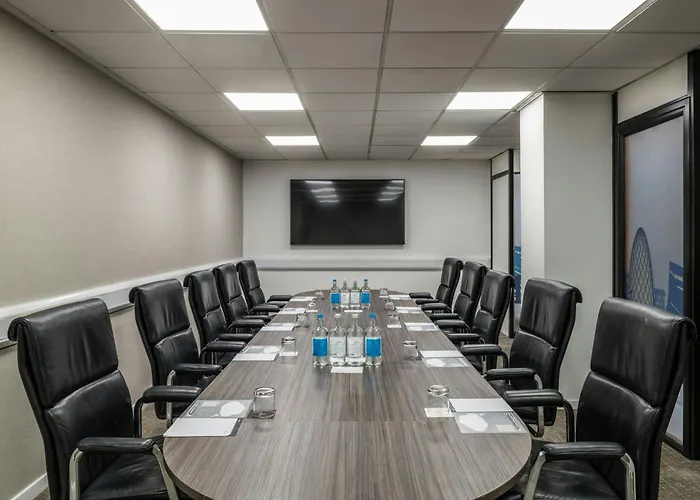 Renaissance London Heathrow Hotel