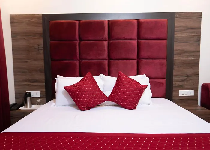 Hotel The Vaishvik Banganga Road