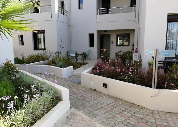Carisa Suites And Apartments