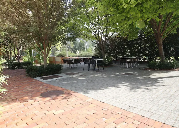 Mahogany Inn And Distillery