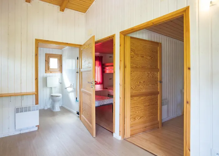 Camping Familial Paisible Avec Piscine, Mobil Home , Chalet, Studio & Emplacement Nue