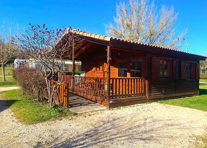 Camping Familial Paisible Avec Piscine, Mobil Home , Chalet, Studio & Emplacement Nue