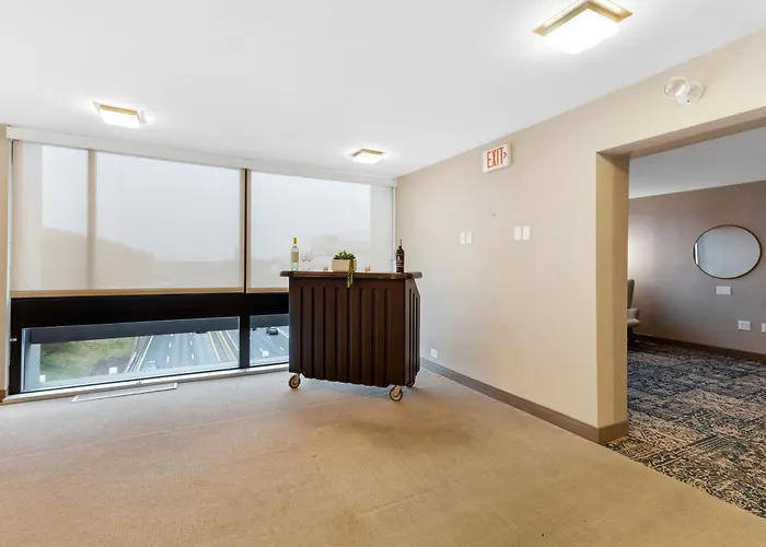 Four Points By Sheraton Boston Newton