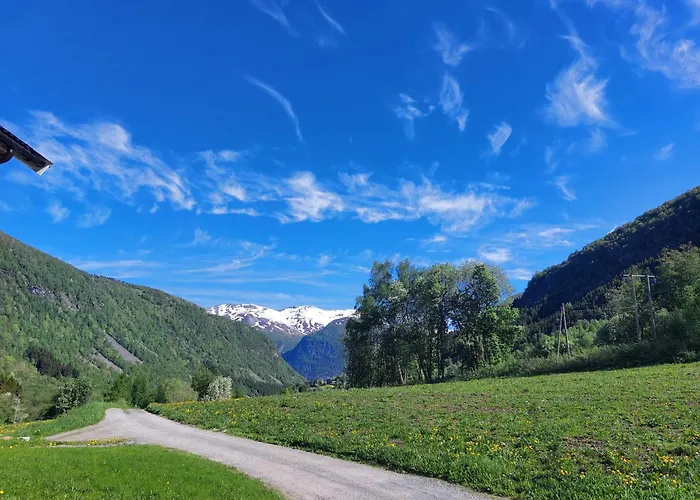 Eidsdal Camping Og Feriehus
