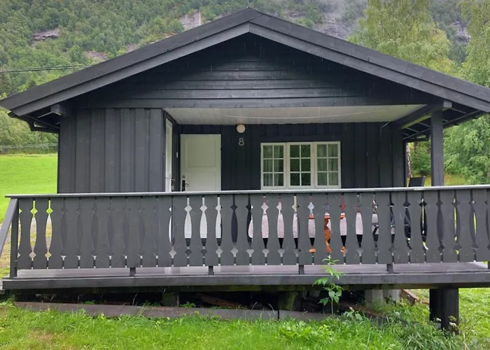Eidsdal Camping Og Feriehus