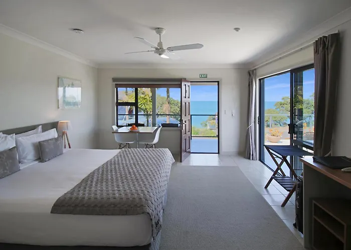 Whangaparaoa Lodge