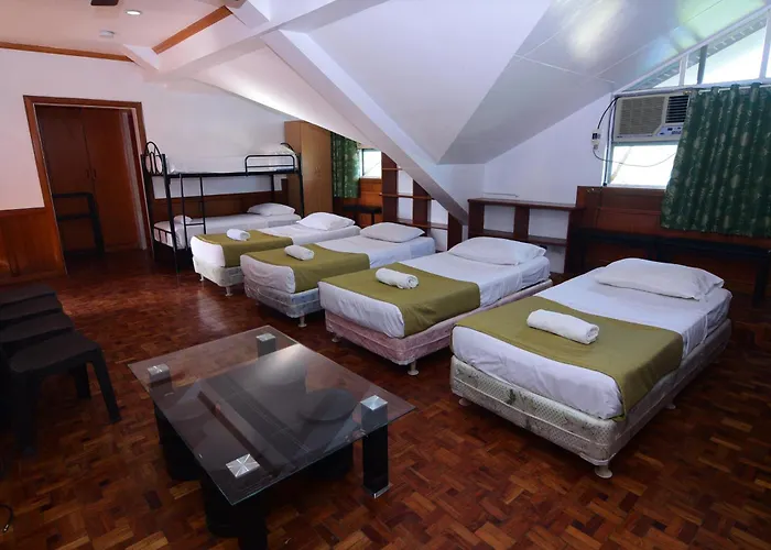 Tahanan Lakeview Hotel