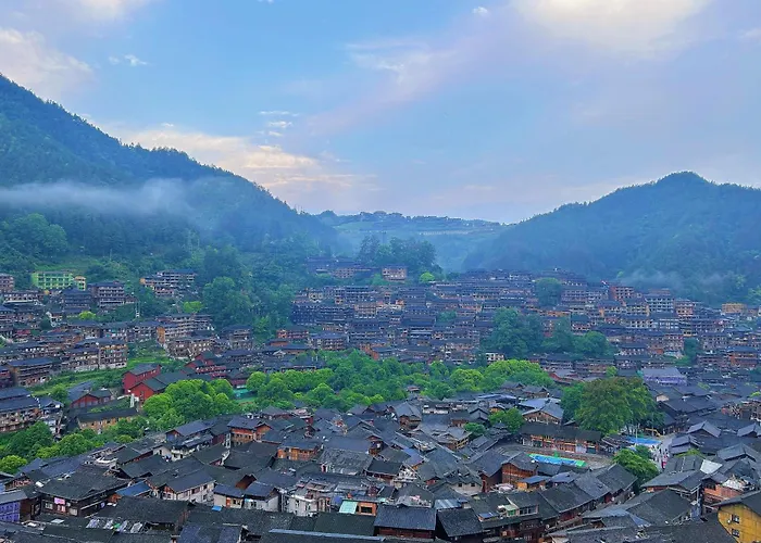 Starlight Naked Cliff View Hotel Xijiang Qianhu Miao Village Branch