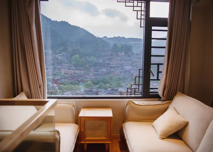 Starlight Naked Cliff View Hotel Xijiang Qianhu Miao Village Branch