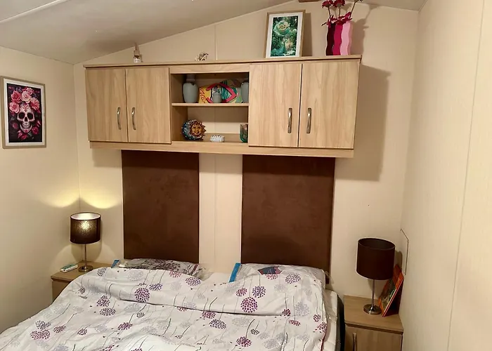 Logement Vacances Yvoir Avec Piscine Et Deux Chambres