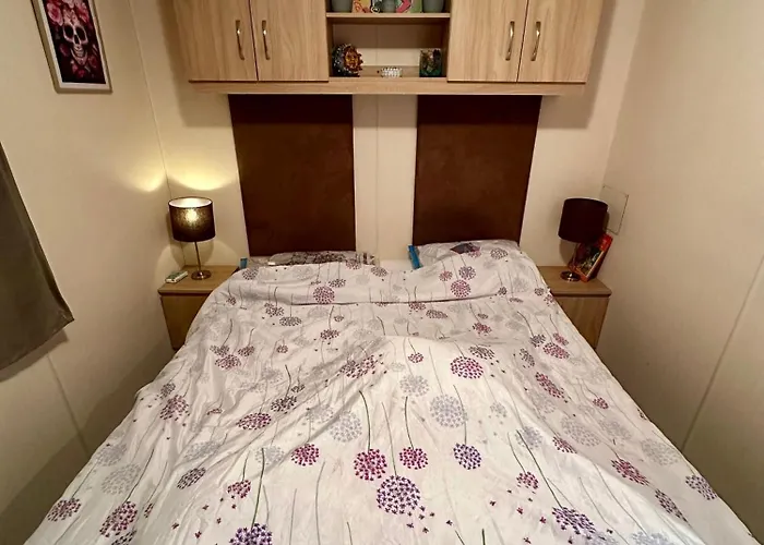 Logement Vacances Yvoir Avec Piscine Et Deux Chambres