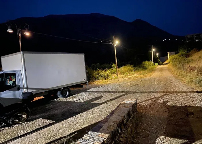 Parking& Campsite Bakiaj