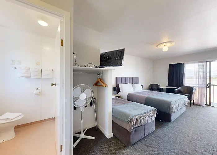 Albatross Motel