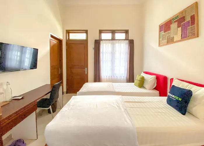 Urbanview Raden Mansion Jember