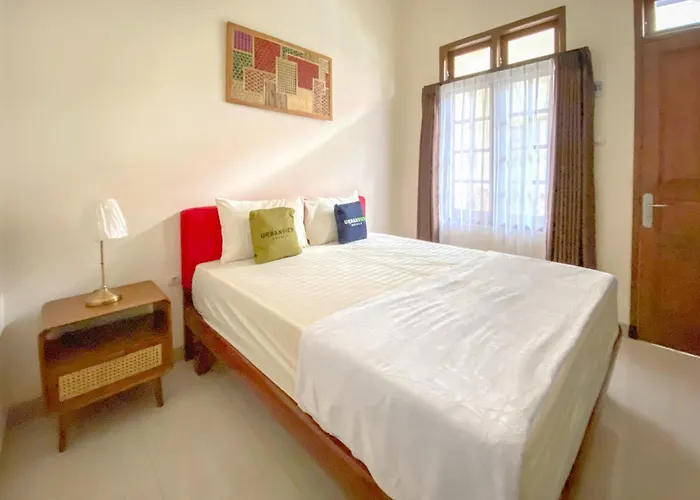 Urbanview Raden Mansion Jember