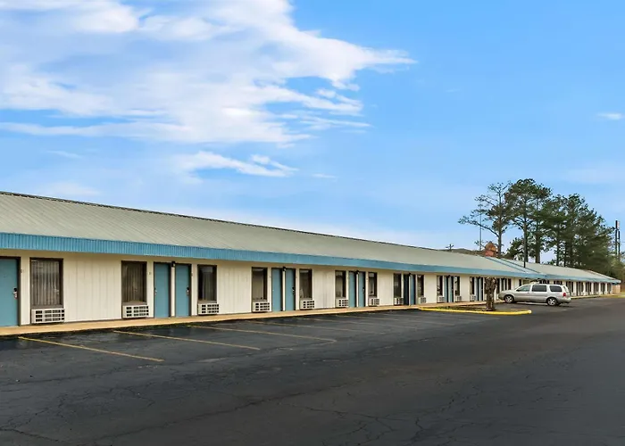 Rodeway Inn & Suites Brookhaven