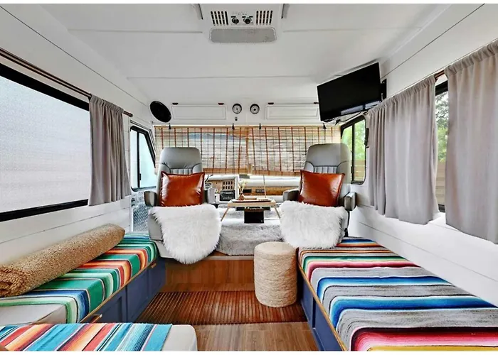Retro Motorhome - Epic Outdoor Shower And Firepit