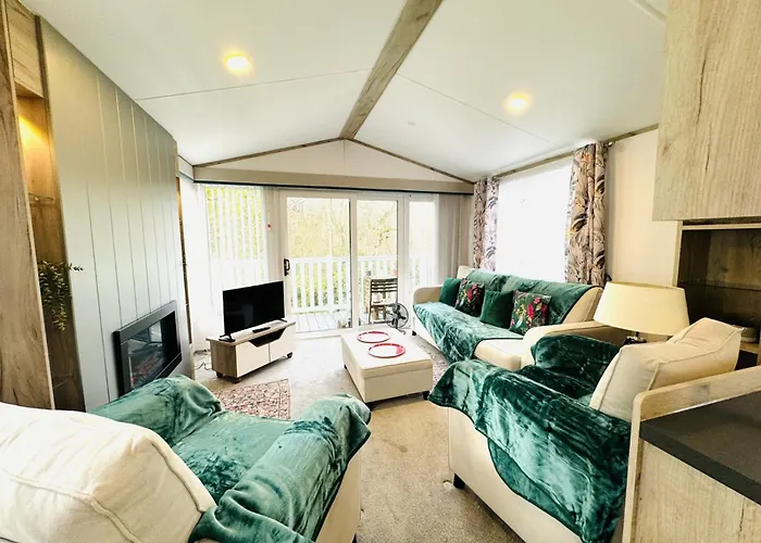Escape The City - Cozy Caravan Next To The Lake