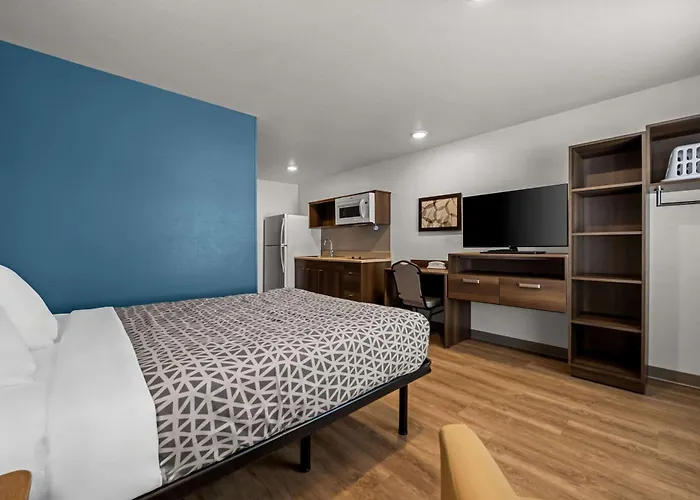 Woodspring Suites Loves Park - Rockford