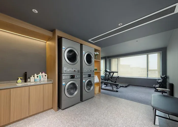 Atour Hotel Zhongshan Henglan Chang New Times Square