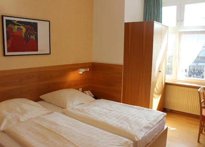 An der Persiluhr Stadt-gut-Hotel